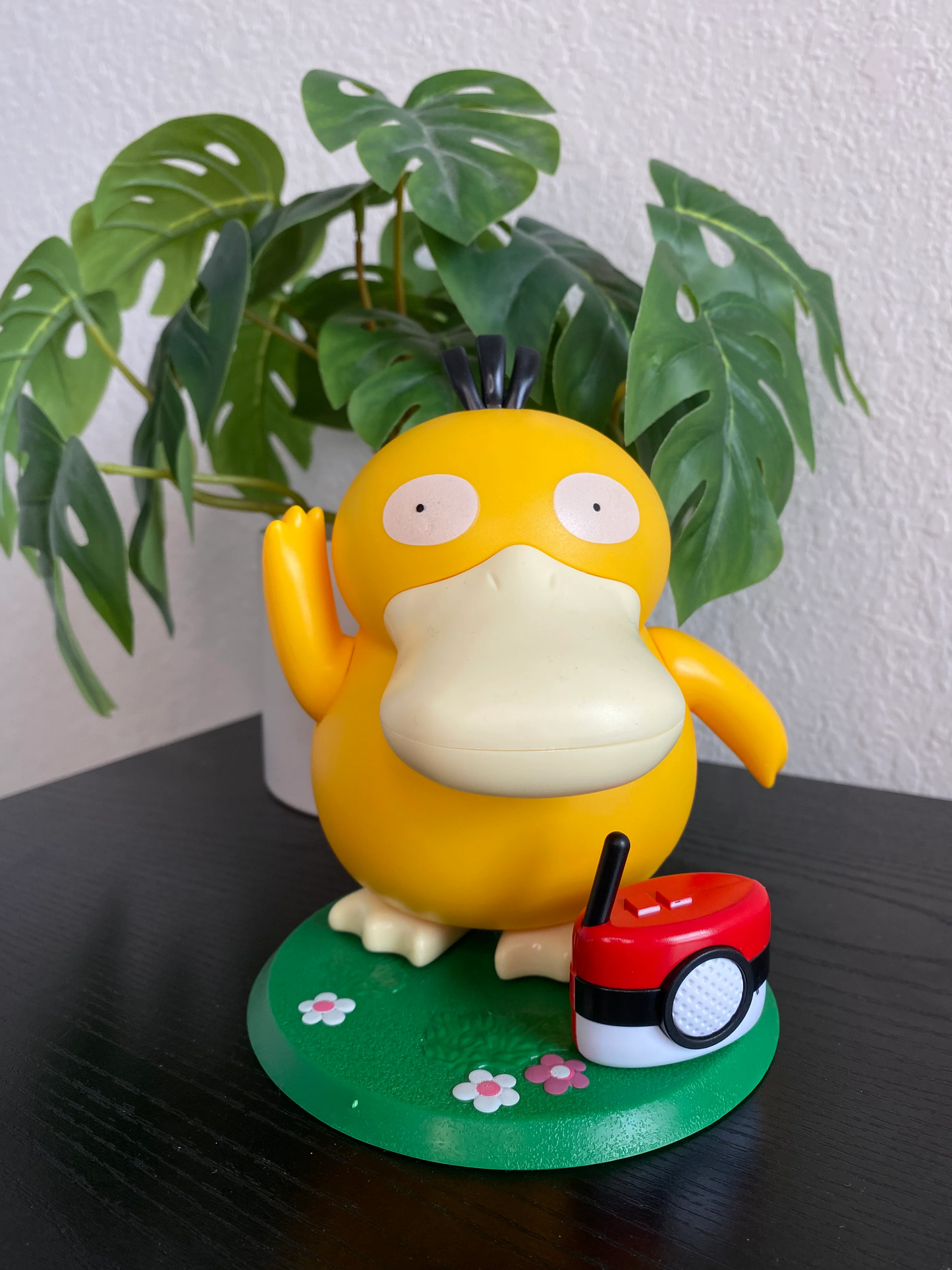 Get Groovy with Limited Edition Dancing Psyduck – Your Ultimate Collectible!